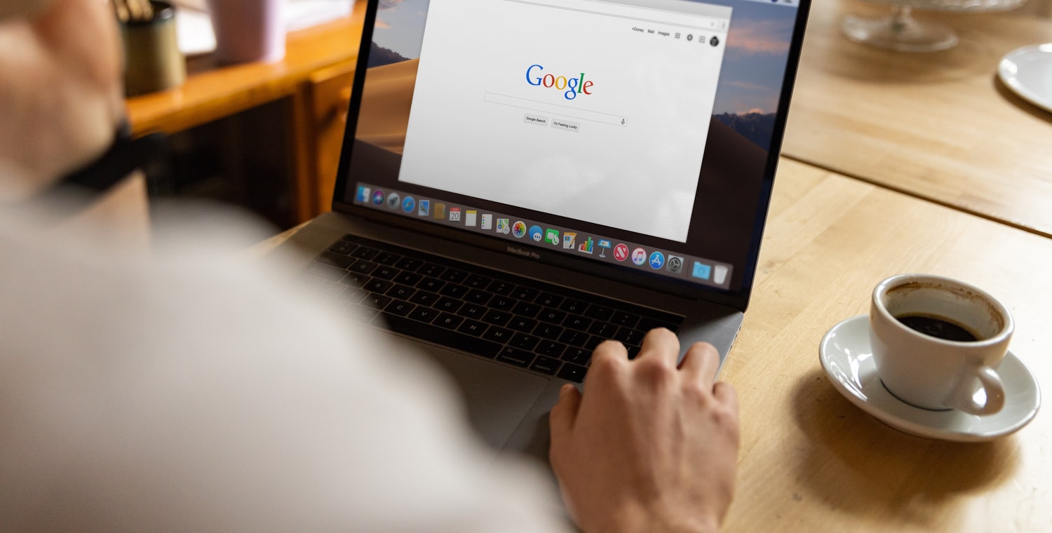 Recherche Google sur un ordinateur portable